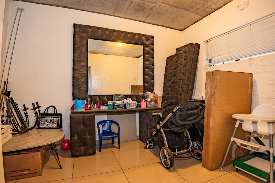 2 Bedroom Property for Sale in Brooklyn Western Cape